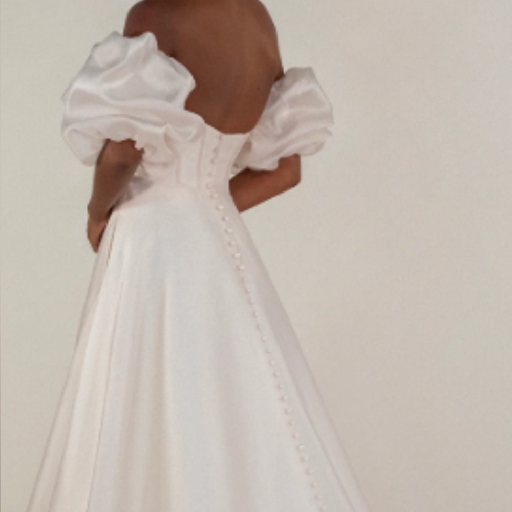 Stella York 7940 Wedding Dress - Picture 3 of 5